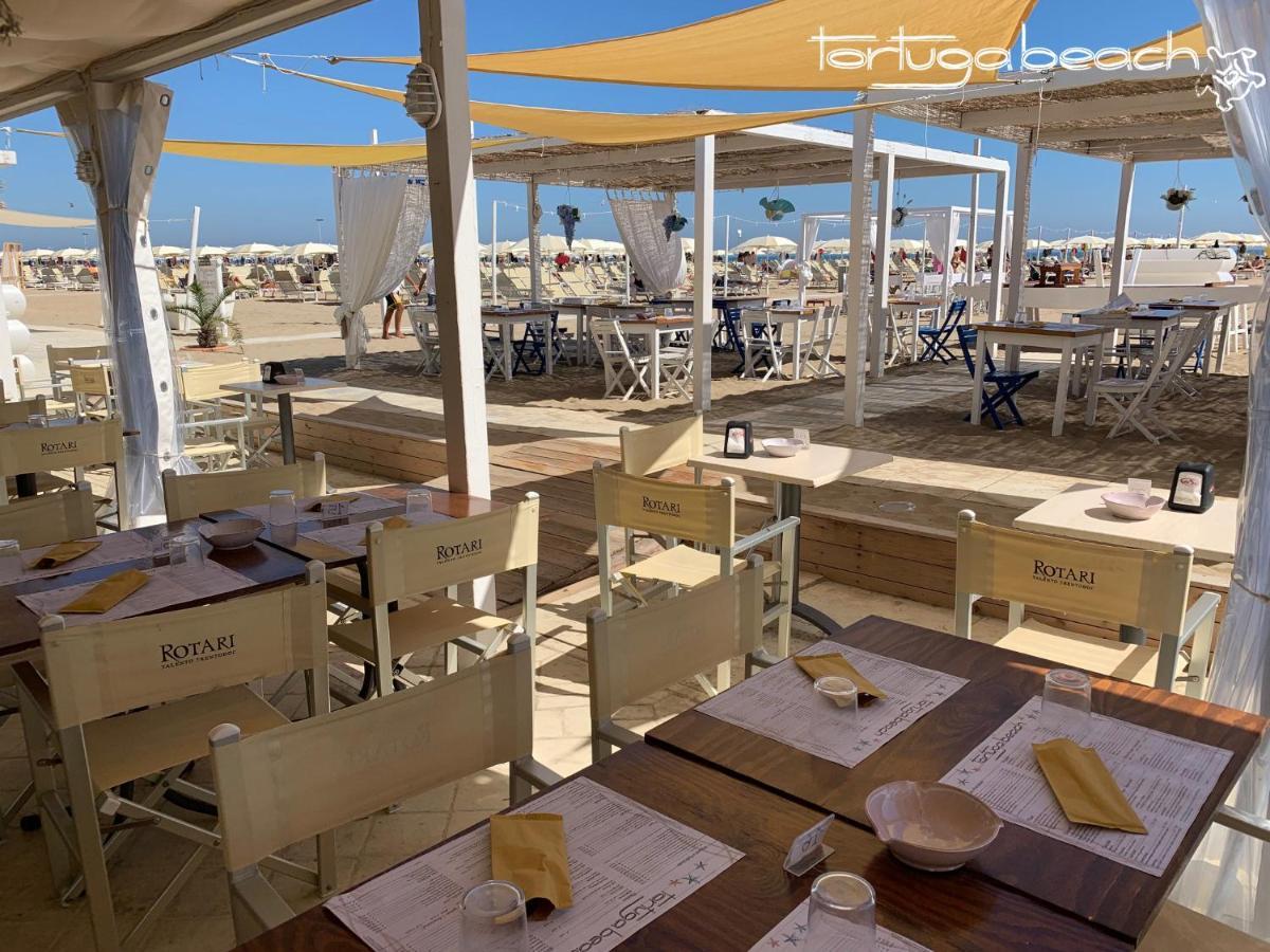Hotel Audi Frontemare Rimini Bagian luar foto