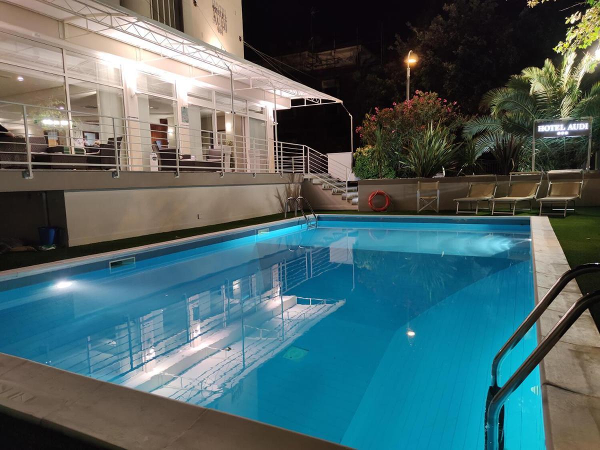 Hotel Audi Frontemare Rimini Bagian luar foto