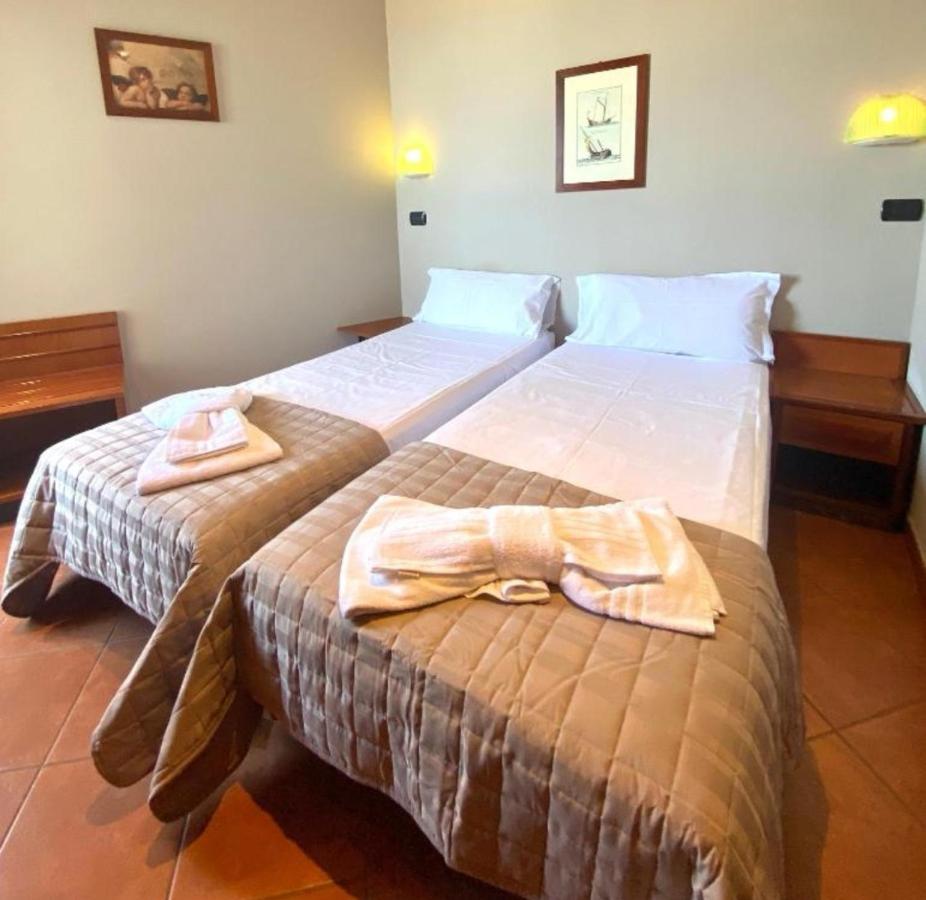 Hotel Audi Frontemare Rimini Bagian luar foto