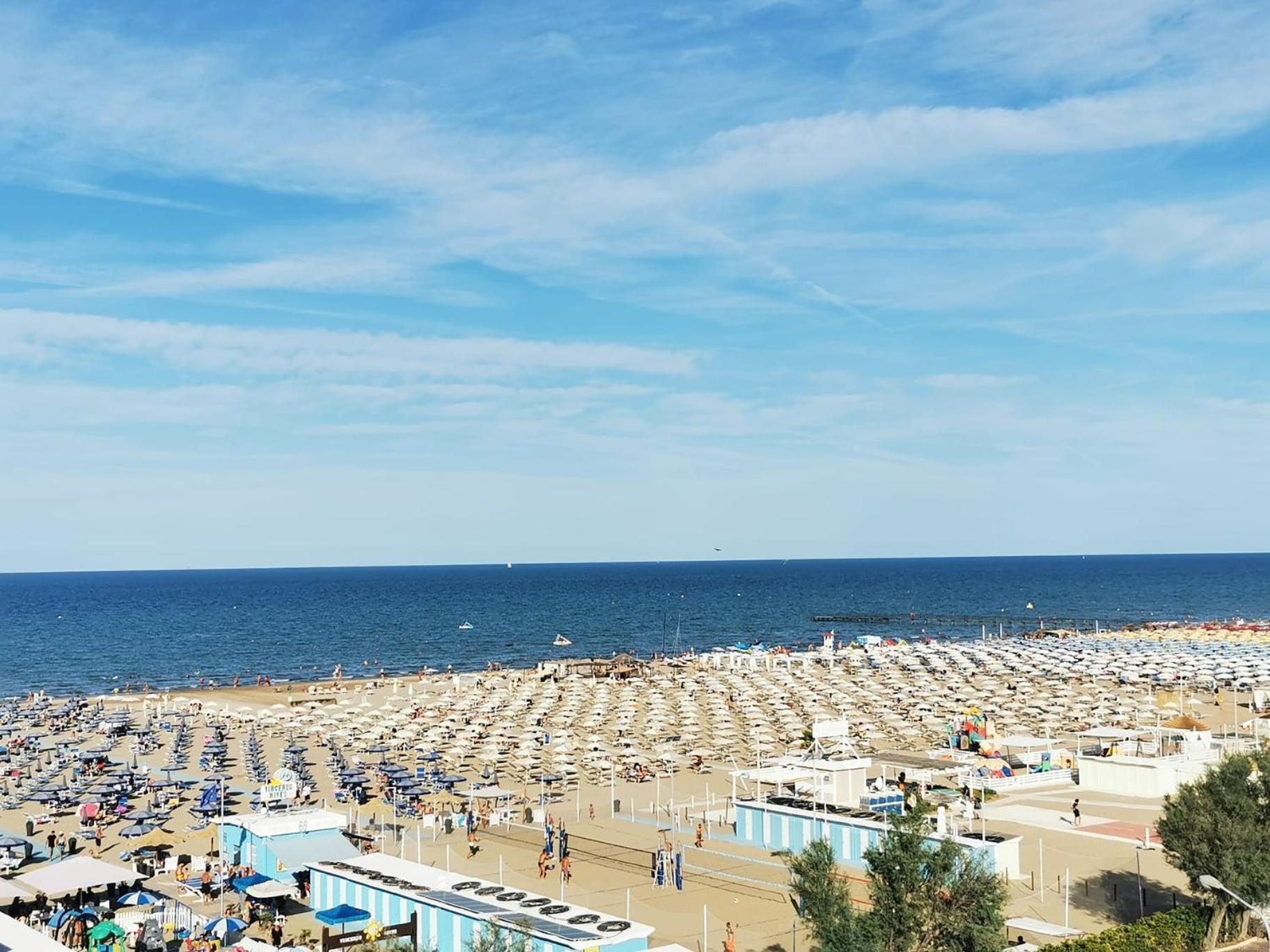 Hotel Audi Frontemare Rimini Bagian luar foto