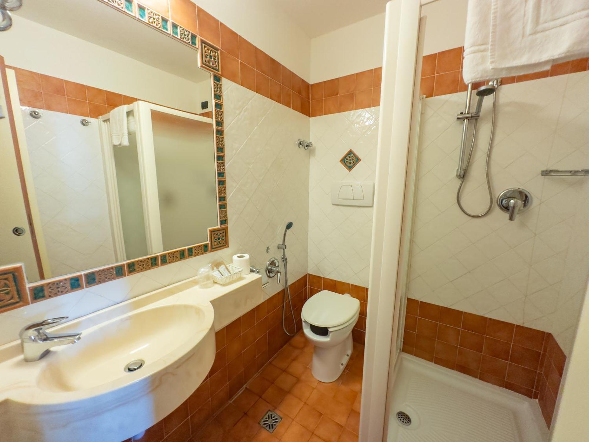 Hotel Audi Frontemare Rimini Bagian luar foto