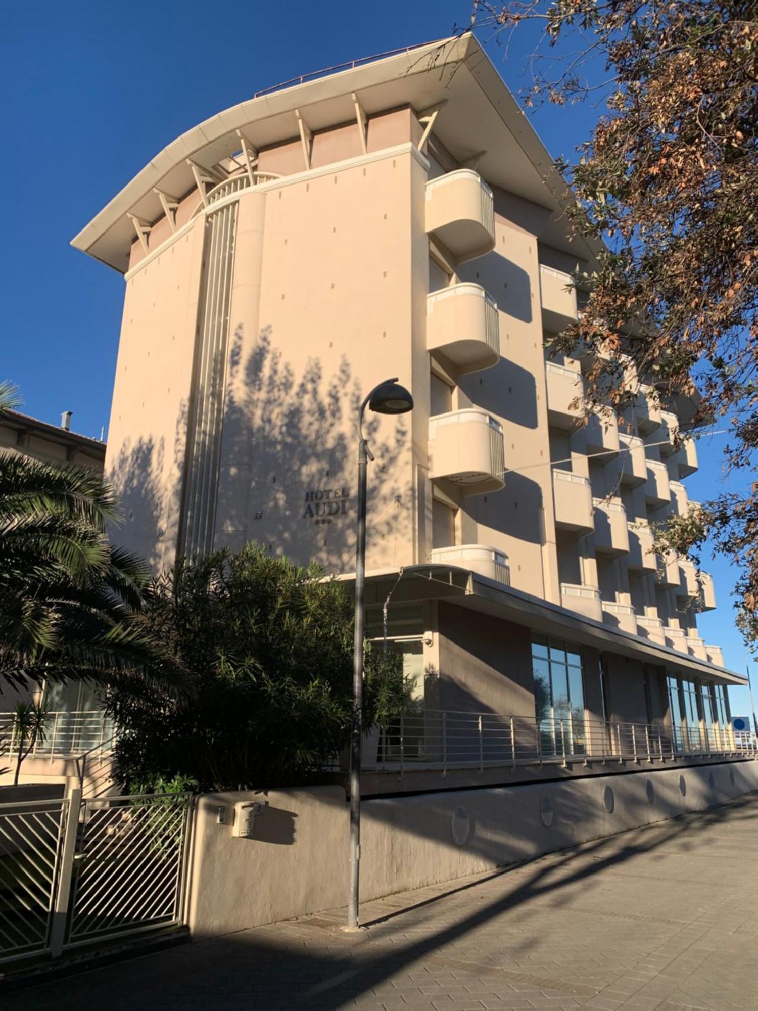 Hotel Audi Frontemare Rimini Bagian luar foto